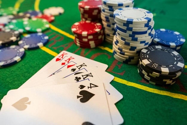 Lightning Roulette live dealer session with multiplier overlay and betting history